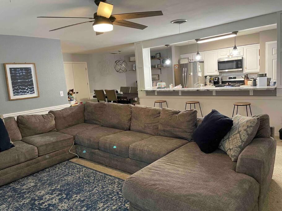 Large Open Space For Family Fun! Amarillo Exterior photo